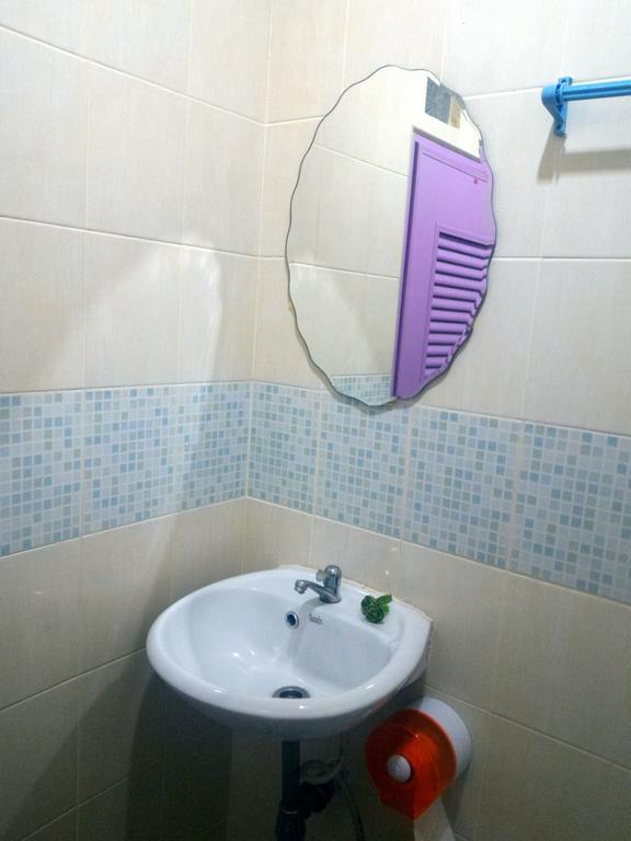 הוסטל אמפווה Baan Benjathip מראה חיצוני תמונה