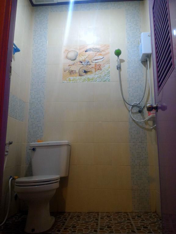 הוסטל אמפווה Baan Benjathip מראה חיצוני תמונה